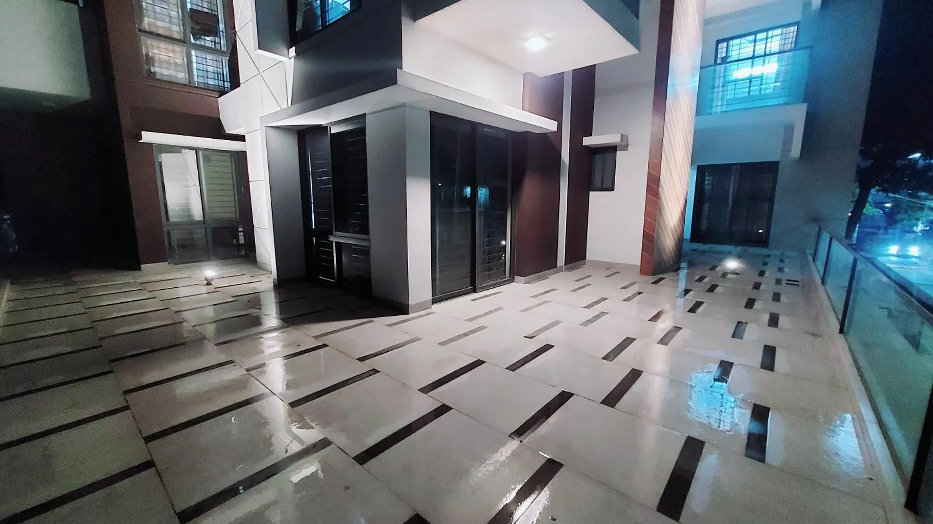 Luxurious Apartment At 다카 0*,  방글라데시