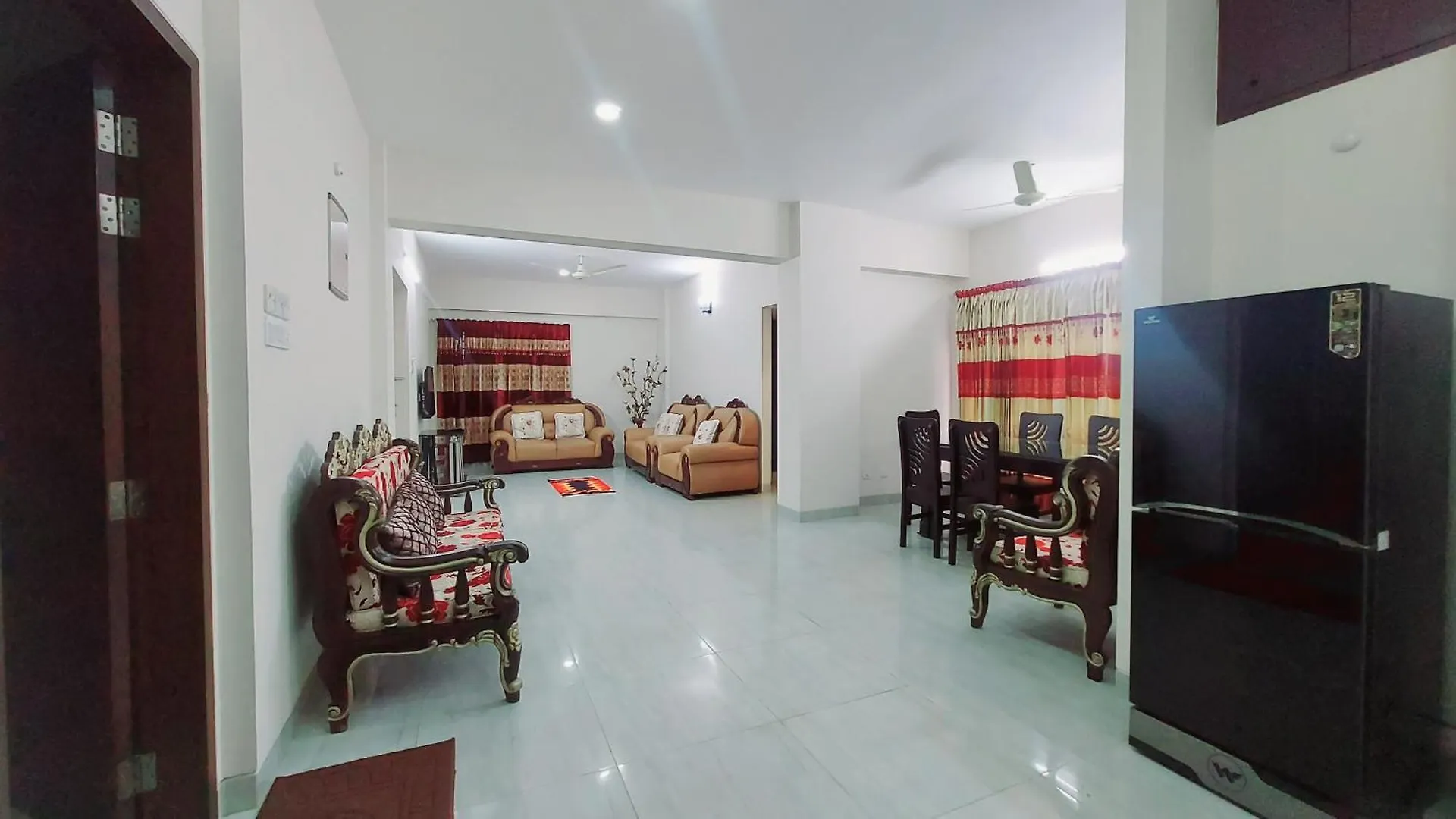 Luxurious Apartment At 다카